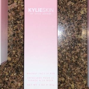 Kylie Skin Face  Walnut Scrub NIB